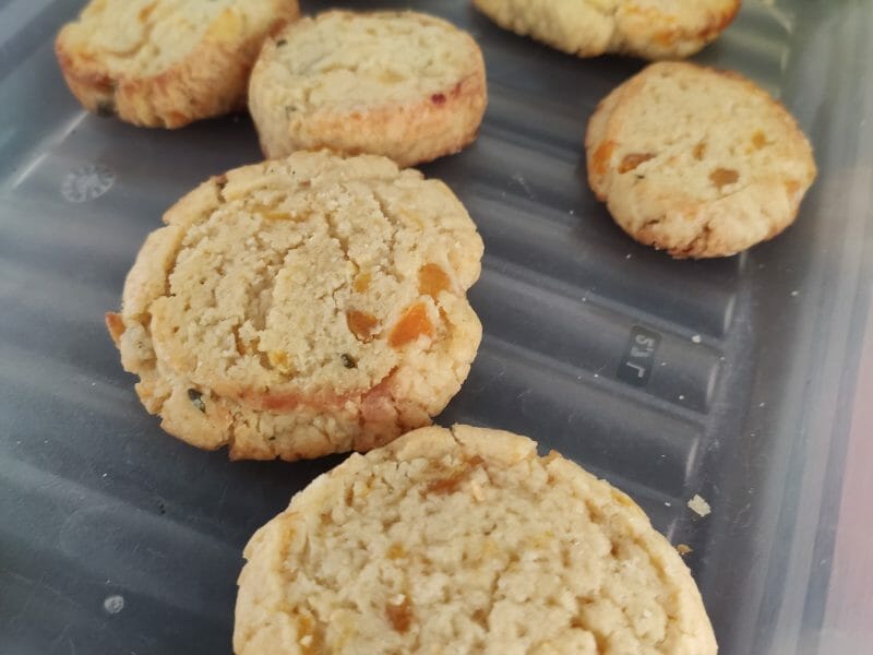Cliquez pour zoomer ! Cookies romarin et abricots Thermomix par Samyatls