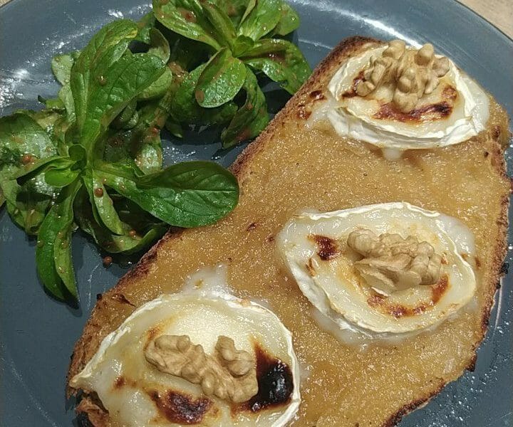 Cliquez pour zoomer ! Tartines échalotes et poires au chèvre Thermomix par line43