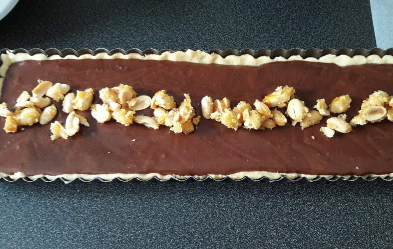 Cliquez pour zoomer ! Tarte au chocolat et cacahuètes caramélisées Thermomix par PtitBouchon