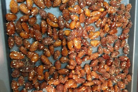 Cliquez pour zoomer ! Amandes grillées à la cannelle et au miel Thermomix par mathilde2306