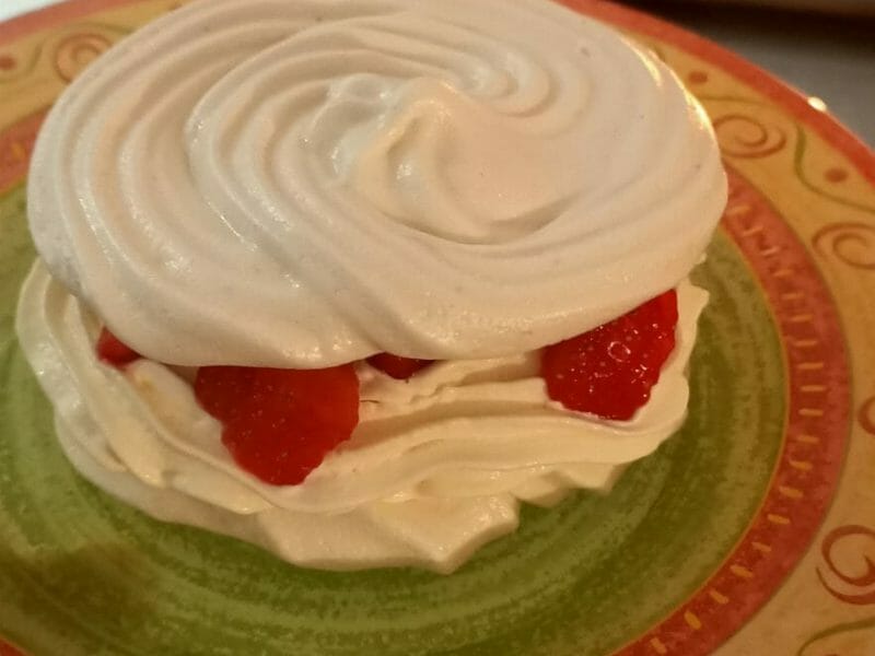 Cliquez pour zoomer ! Mini pavlova aux fraises Thermomix par eloco