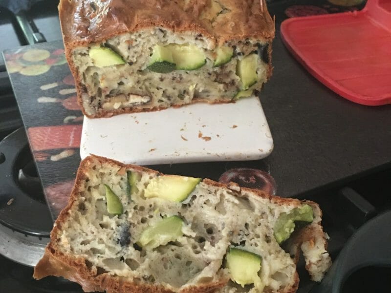 Cliquez pour zoomer ! Cake courgettes et cheddar Thermomix par christine_140