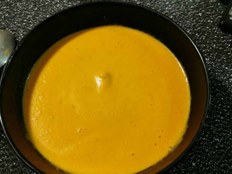 Cliquez pour zoomer ! Velouté de carottes et poivrons rouges Thermomix par babstress