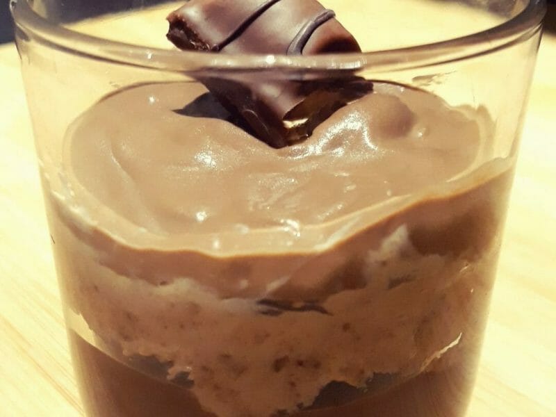 Cliquez pour zoomer ! Crème au Kinder Bueno Thermomix par Lesfillescuisinent