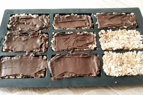 Cliquez pour zoomer ! Barres de céréales à l’avoine, noisettes, banane et chocolat Thermomix par Lesfillescuisinent