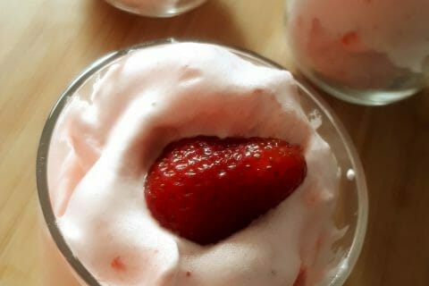 Cliquez pour zoomer ! Mousse de fraises Thermomix par Lesfillescuisinent