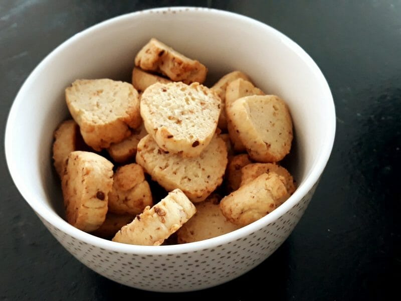 Cliquez pour zoomer ! Biscuits apéritif crème et oignon Thermomix par Lesfillescuisinent