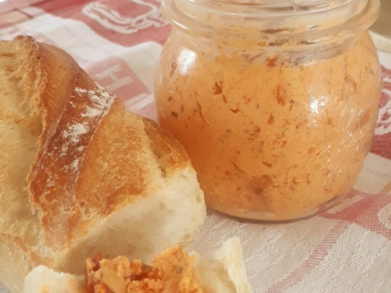 Cliquez pour zoomer ! Beurre aux tomates et à l’ail Thermomix par Lesfillescuisinent