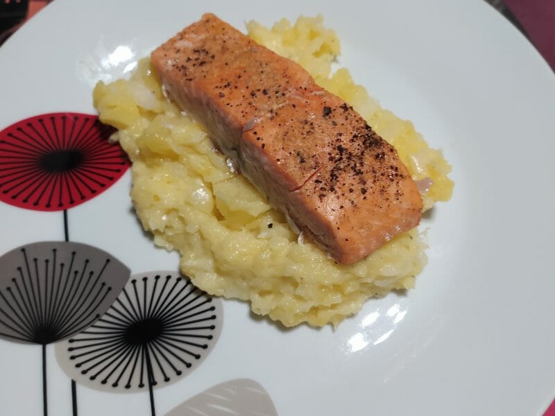 Cliquez pour zoomer ! Ecrasé de pommes de terre et saumon Thermomix par micky78974