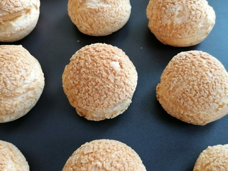 Cliquez pour zoomer ! Choux craquelin fraises chantilly Thermomix par bribri63