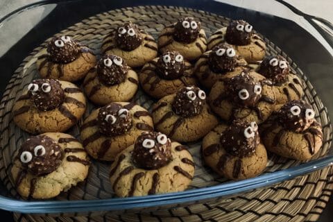 Cliquez pour zoomer ! Spider cookies (cookies araignées) Thermomix par amanda_17