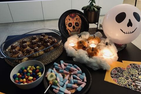 Cliquez pour zoomer ! Spider cookies (cookies araignées) Thermomix par amanda_17