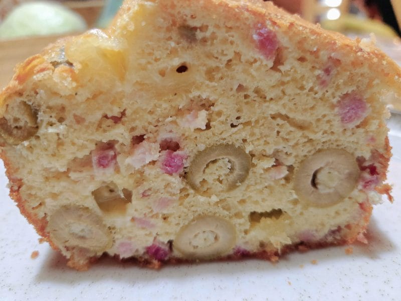 Cliquez pour zoomer ! Cake salé jambon fromage et olives Thermomix par nathalie90400