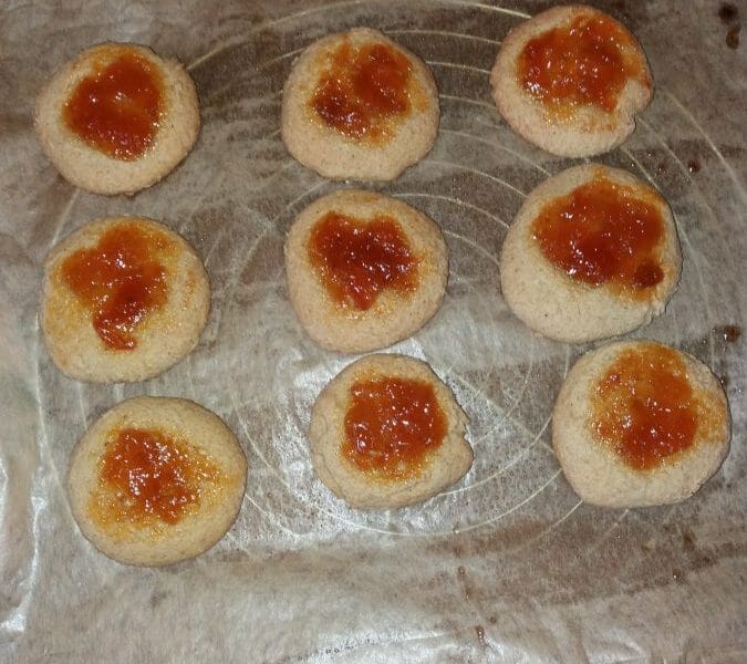 Cliquez pour zoomer ! Biscuits à la confiture – Jam drops Thermomix par Val47