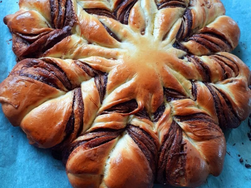 Cliquez pour zoomer ! Brioche étoilée au Nutella Thermomix par adeline_168