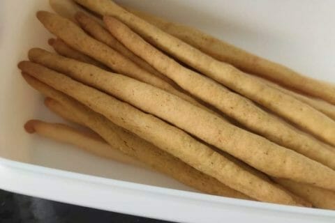 Cliquez pour zoomer ! Gressins parmesan basilic Thermomix par anais_catimini