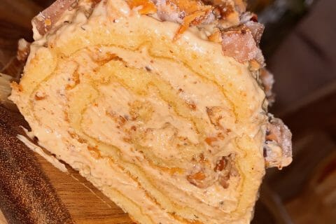 Cliquez pour zoomer ! Bûche pralinée aux éclats de noisettes caramélisés Thermomix par ymhh