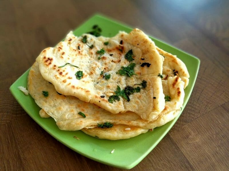 Cliquez pour zoomer ! Naans à l’ail et à la coriandre Thermomix par lucie_236