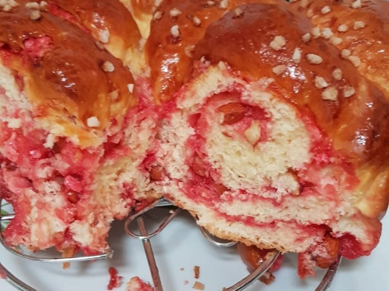 Brioche aux pralines roses