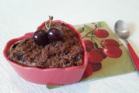 Cliquez pour zoomer ! Clafoutis cerises, noisettes et crumble spéculoos au Thermomix