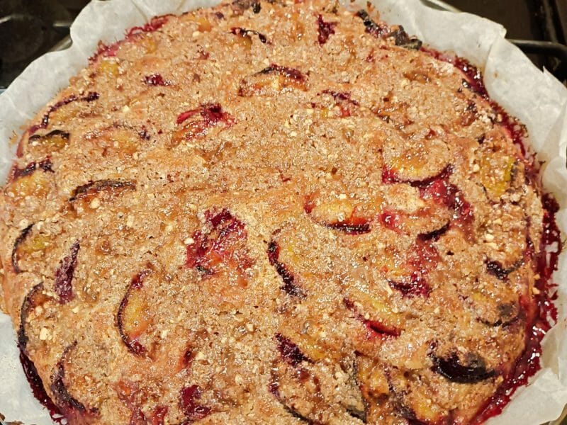 Cliquez pour zoomer ! Tarte briochée aux prunes avec streusel Thermomix par tortuenana4
