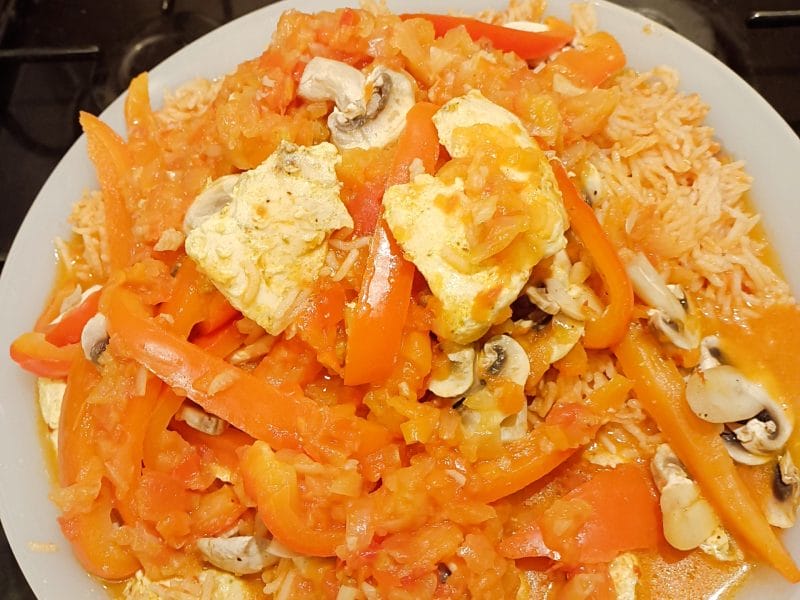 Cliquez pour zoomer ! Poulet, sauce poivron-tomate, riz et ses légumes Thermomix par tortuenana4