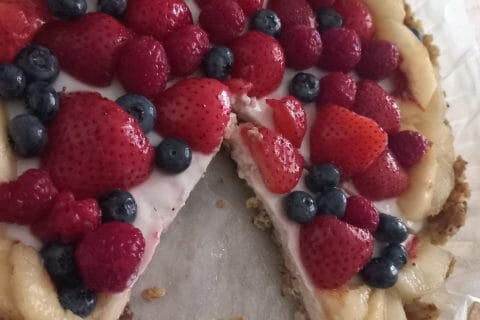 Cliquez pour zoomer ! Tarte sans cuisson façon pana cotta et fruits rouges Thermomix par tortuenana4