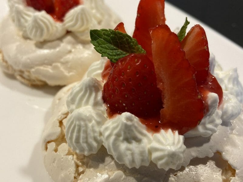Cliquez pour zoomer ! Mini pavlova aux fraises Thermomix par Romaprile