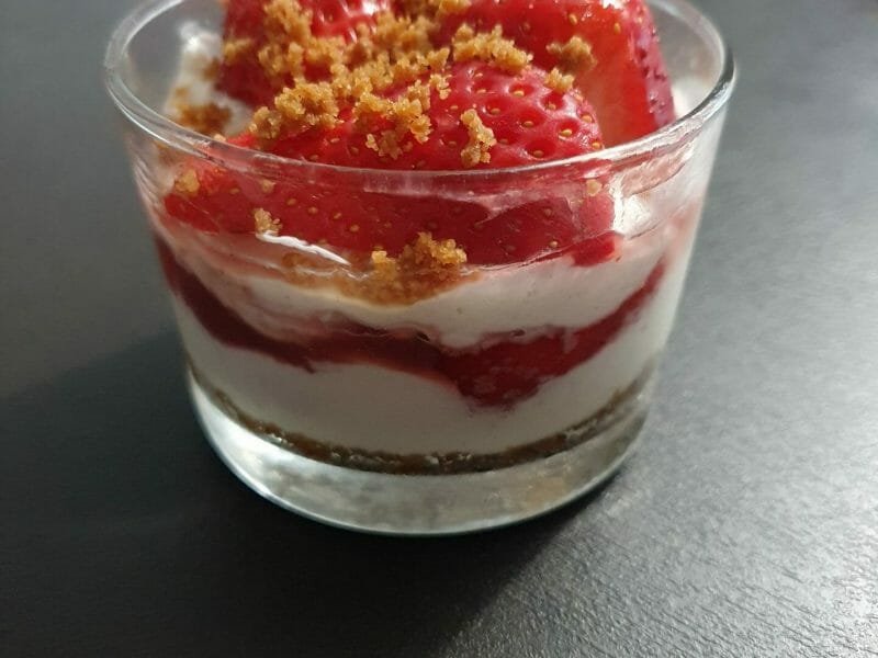 Cliquez pour zoomer ! Tarte aux fraises sans cuisson Thermomix par angie86