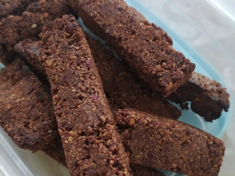 Cliquez pour zoomer ! Barres de céréales à la banane, noix et dattes Thermomix par lydiabentz