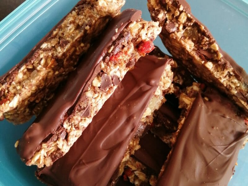 Cliquez pour zoomer ! Barres de céréales à l’avoine, noisettes, banane et chocolat Thermomix par emilie_561