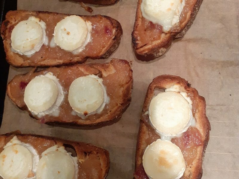 Cliquez pour zoomer ! Tartines échalotes et poires au chèvre Thermomix par maiyah57