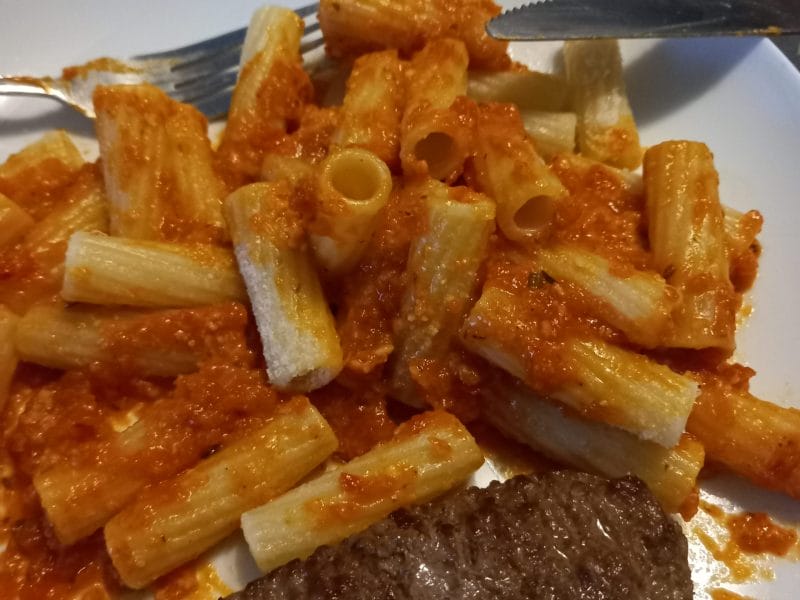 Cliquez pour zoomer ! Pâtes sauce aux poivrons grillés Thermomix par maya1976