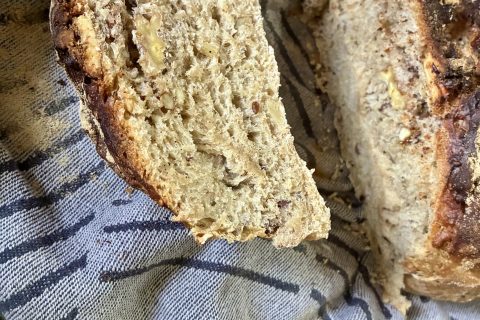 Cliquez pour zoomer ! Pain à la bière et aux noix Thermomix par Plume13400