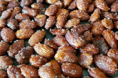 Cliquez pour zoomer ! Amandes grillées à la cannelle et au miel au Thermomix