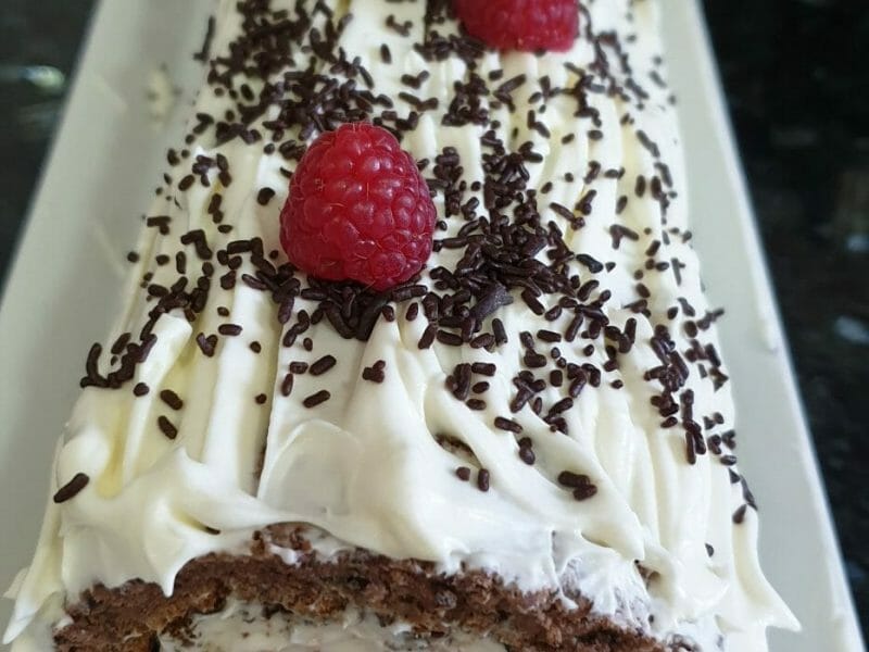 Cliquez pour zoomer ! Bûche forêt noire Thermomix par oumyys