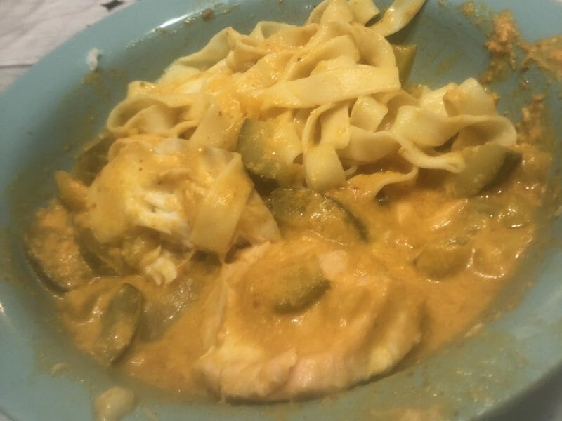 Cliquez pour zoomer ! Duo de poissons au curry rouge et tagliatelles fraîches Thermomix par carine78599