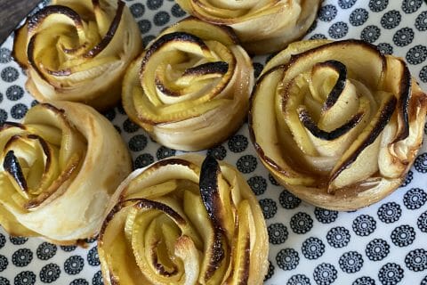 Cliquez pour zoomer ! Roses feuilletées aux pommes Thermomix par milie0401