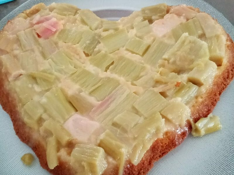 Cliquez pour zoomer ! Gâteau renversé à la rhubarbe et caramel au beurre salé Thermomix par lena