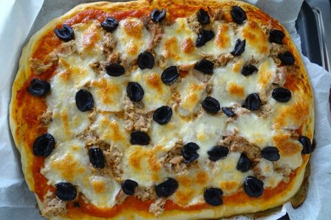 Cliquez pour zoomer ! Pizza au thon et aux olives Thermomix par sylsol