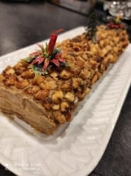 Cliquez pour zoomer ! Bûche pralinée aux éclats de noisettes caramélisés Thermomix par Audgalifier