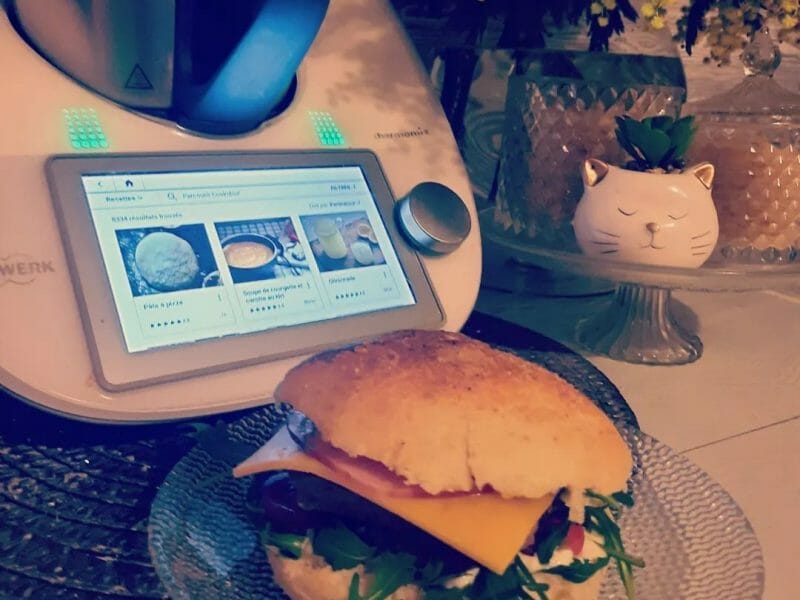 Cliquez pour zoomer ! Pains burger au parmesan et romarin Thermomix par gaenia33