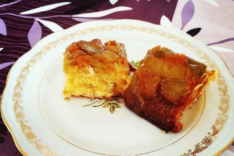 Cliquez pour zoomer ! Gâteau renversé à la rhubarbe et caramel au beurre salé Thermomix par luciahamb