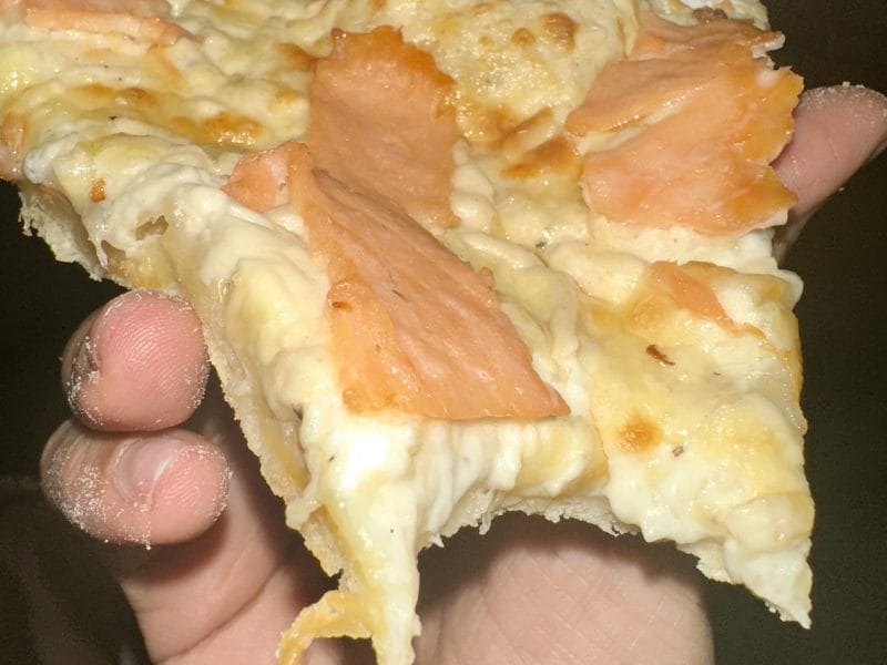 Cliquez pour zoomer ! Pizza au saumon et sauce kiri Thermomix par aline_133