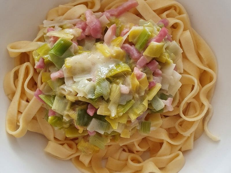 Cliquez pour zoomer ! Tagliatelles à la crème de poireaux Thermomix par carolinette_23