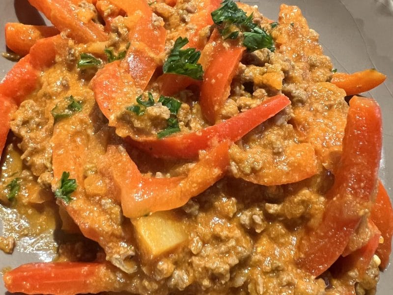 Cliquez pour zoomer ! Boeuf aux poivrons et pommes de terre Thermomix par valerie_272