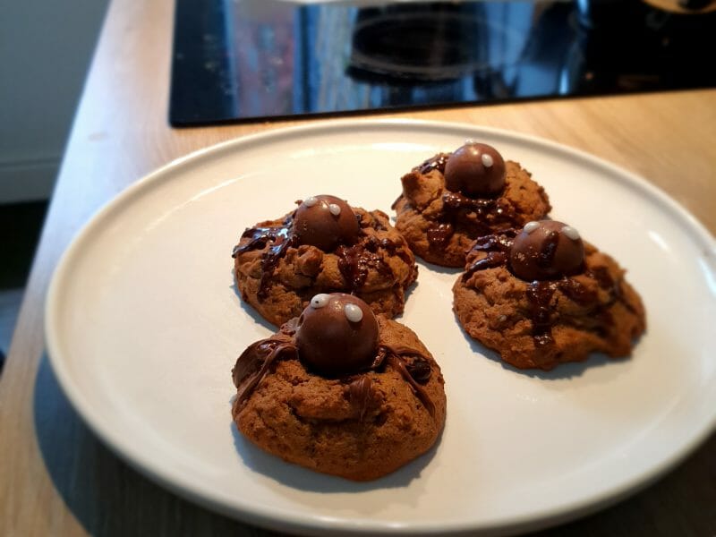 Cliquez pour zoomer ! Spider cookies (cookies araignées) Thermomix par sindy_chevalet