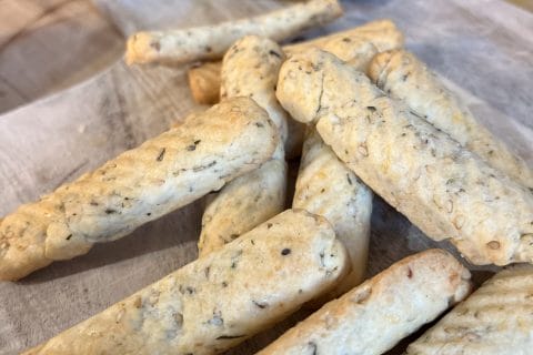 Cliquez pour zoomer ! Gressins parmesan basilic Thermomix par sagribulle