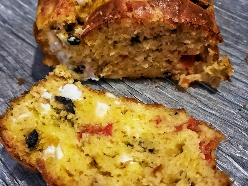 Cliquez pour zoomer ! Cake aux poivrons, fêta et olives Thermomix par misspixel