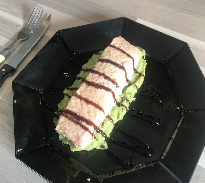 Cliquez pour zoomer ! Saumon sur purée de brocolis Thermomix par labrik31